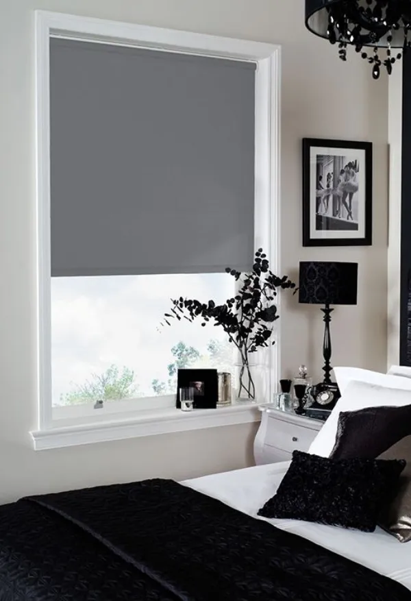 Blackout blinds Dubai with smooth rolling system