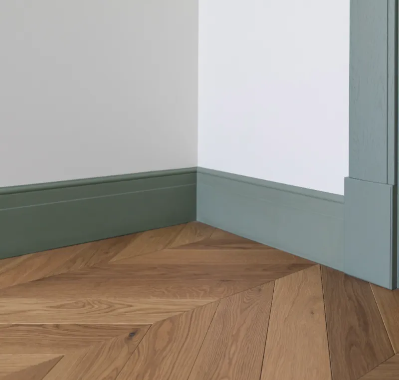 Skirting Dubai